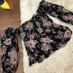 Romantic & Boho - Off the shoulder floral top ✨